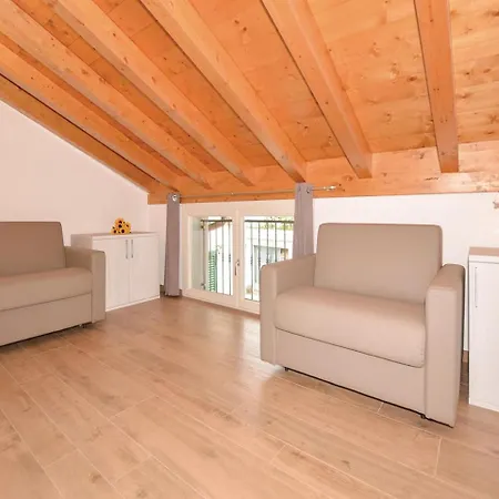 Two-bedroom In -co- Appartement *