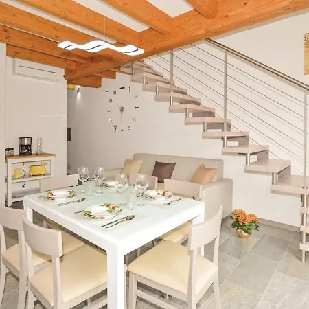 דירה Pescau House